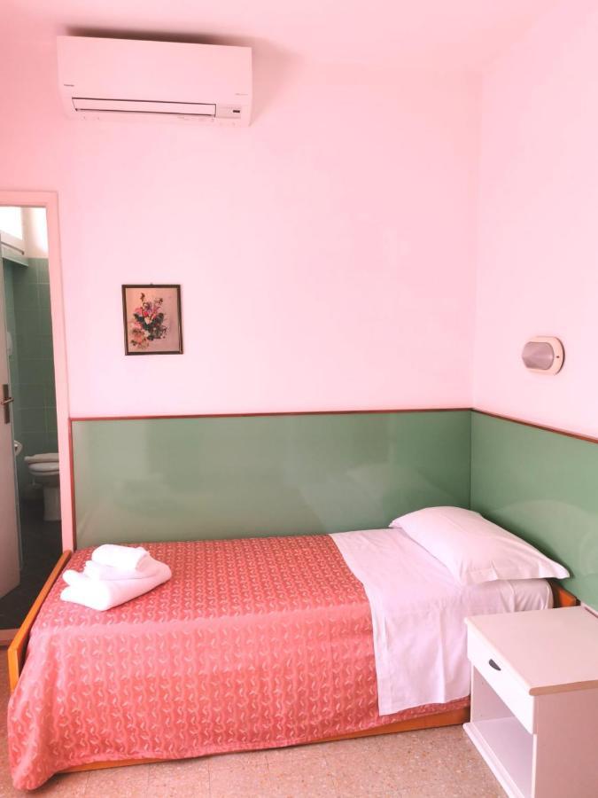 Hotel Selene - Vista Mare Riccione Phòng bức ảnh