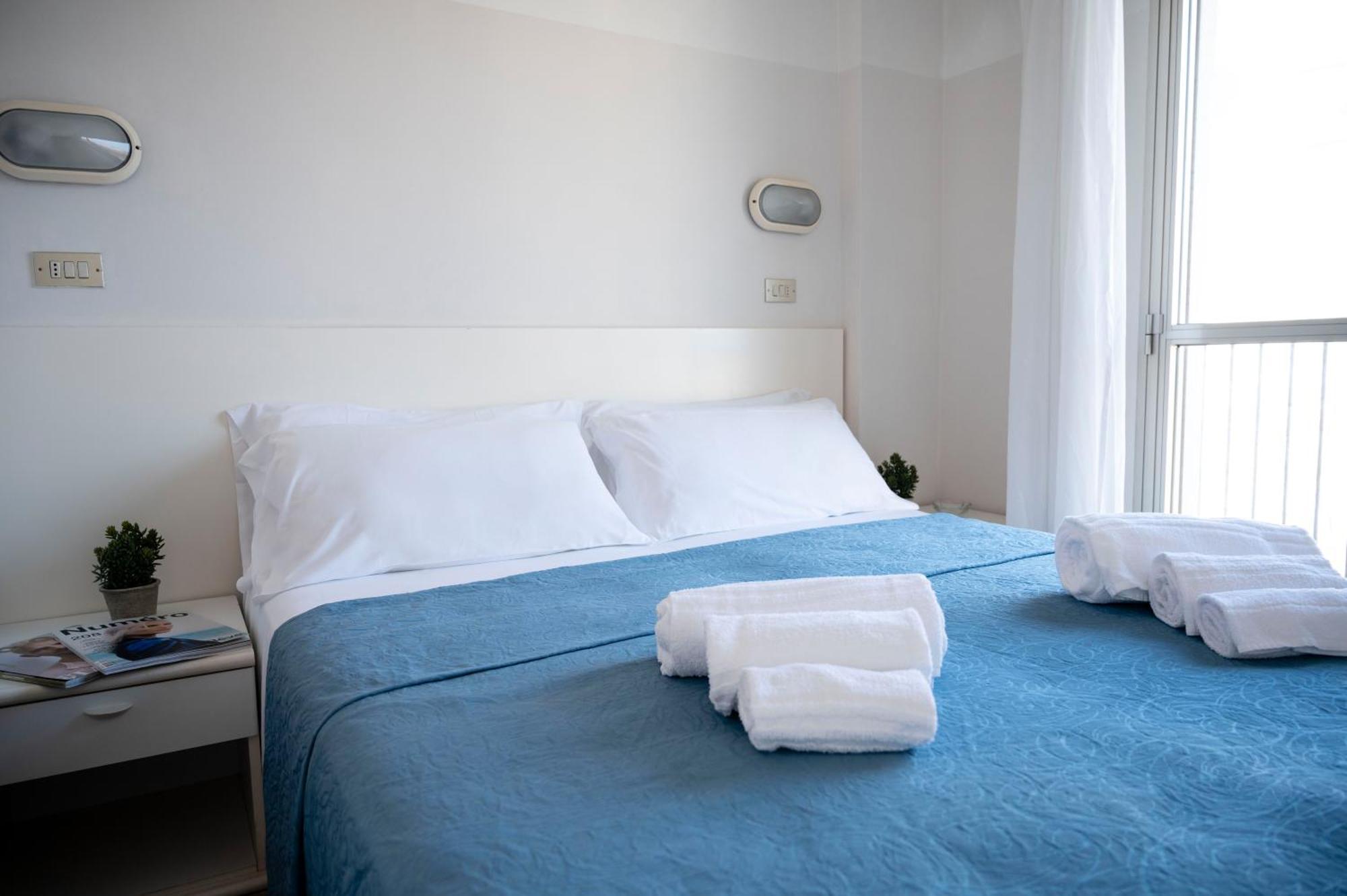 Hotel Selene - Vista Mare Riccione Phòng bức ảnh